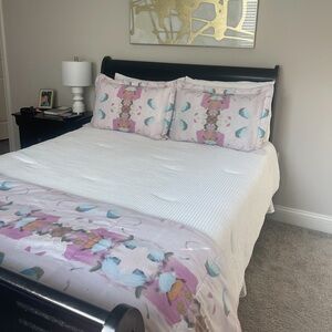 Laura Park Twin Comforter and 2 Standard Shams